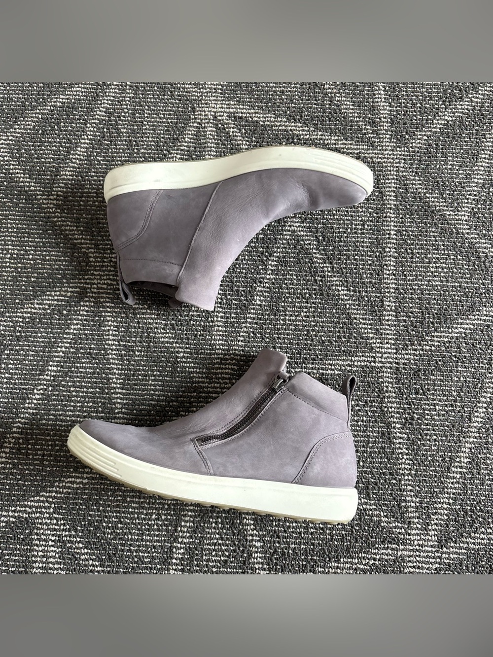 ECCO Women's Soft 7 Low Zip Booties Sneakers Charcoal Leather Size 8-8.5